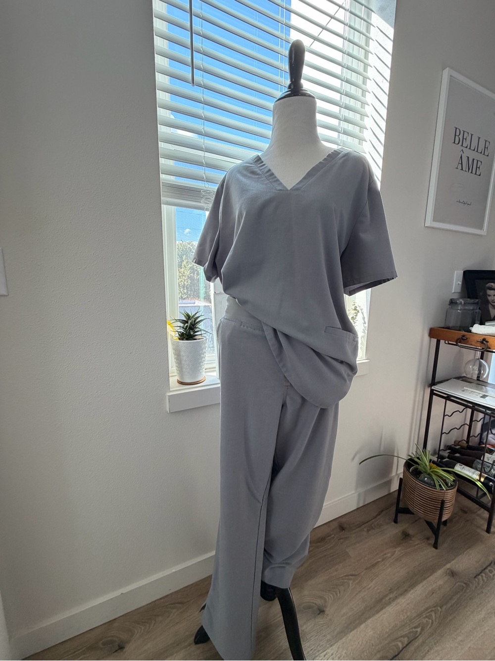 Figs Women's Wide-Leg Scrub Set in Light Gray